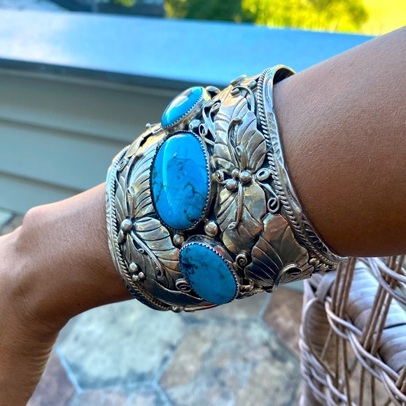 Very Big Very Heavy sterling Turquoise bangle. - Picture 4 of 8